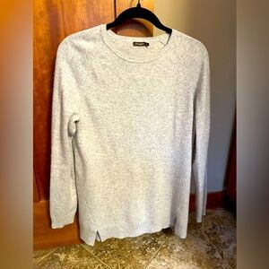 J.McLaughlin grey cashmere sweater